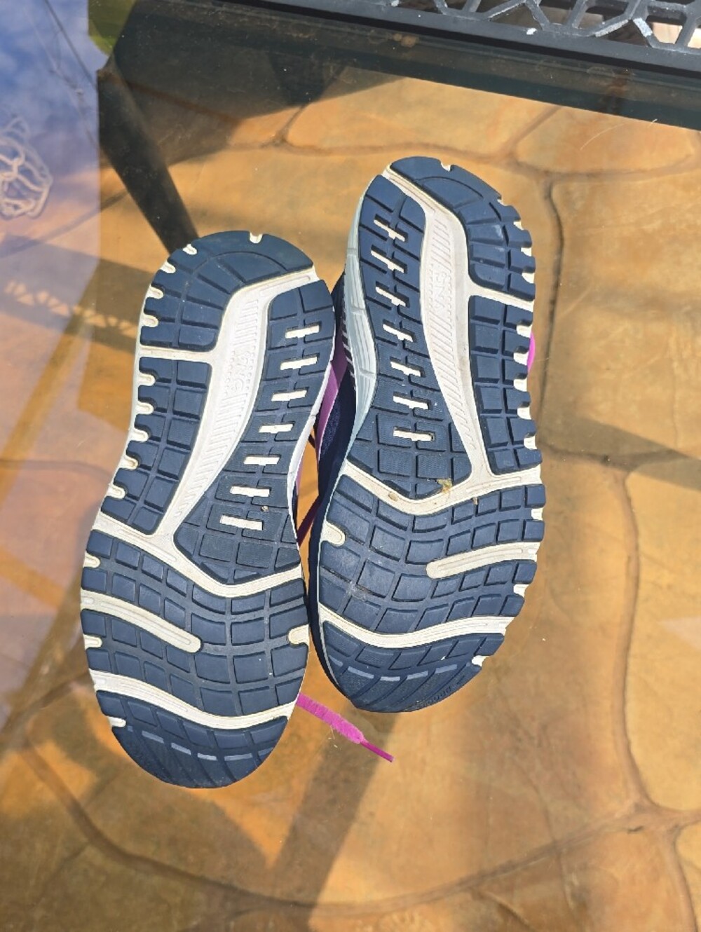 Brooks Ariel Women's Running Shoes - Navy with Pink Accents - Picture 4 of 6